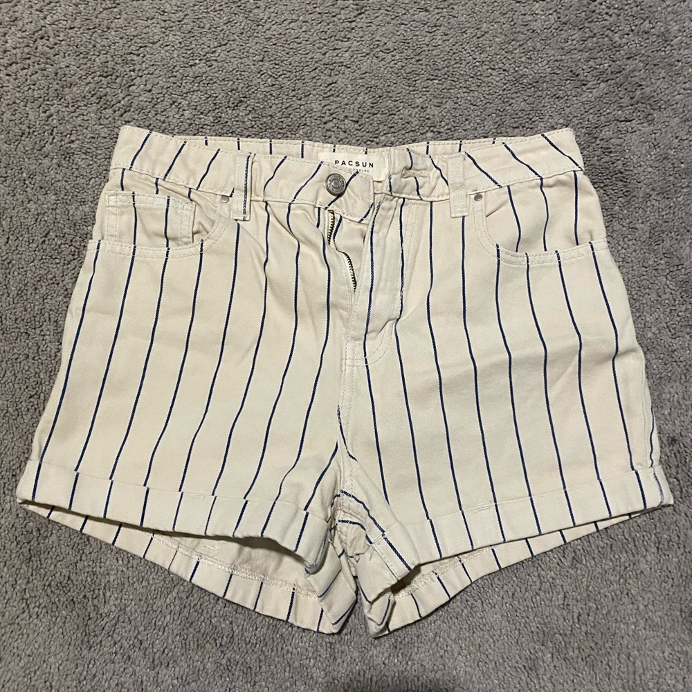 Mom Shorts/High waisted